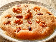 Рецепта Гръцка грис халва с фин пшеничен грис и белени бадеми